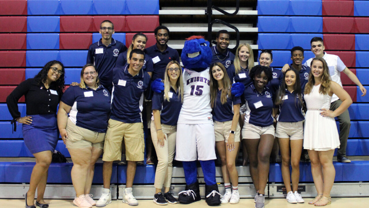So many smiling faces at move-in day!