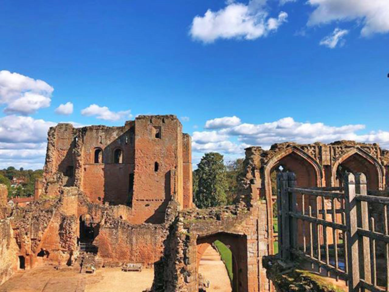 The glorious ruins of Kenilworth Castle.