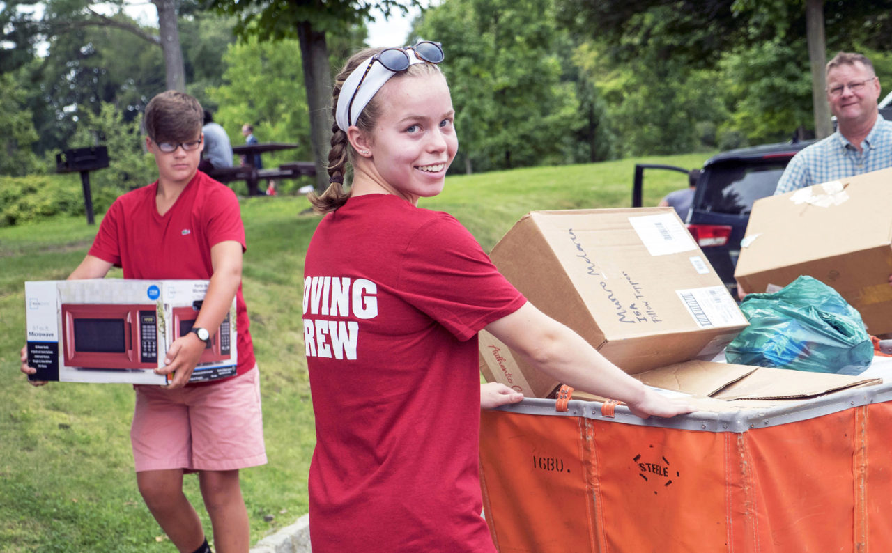 More than 2,000 students moved into FDU residence halls over the weekend with help from volunteers and family.