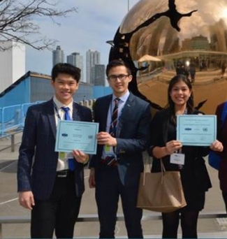 vancouver students winning an award at national model united nations