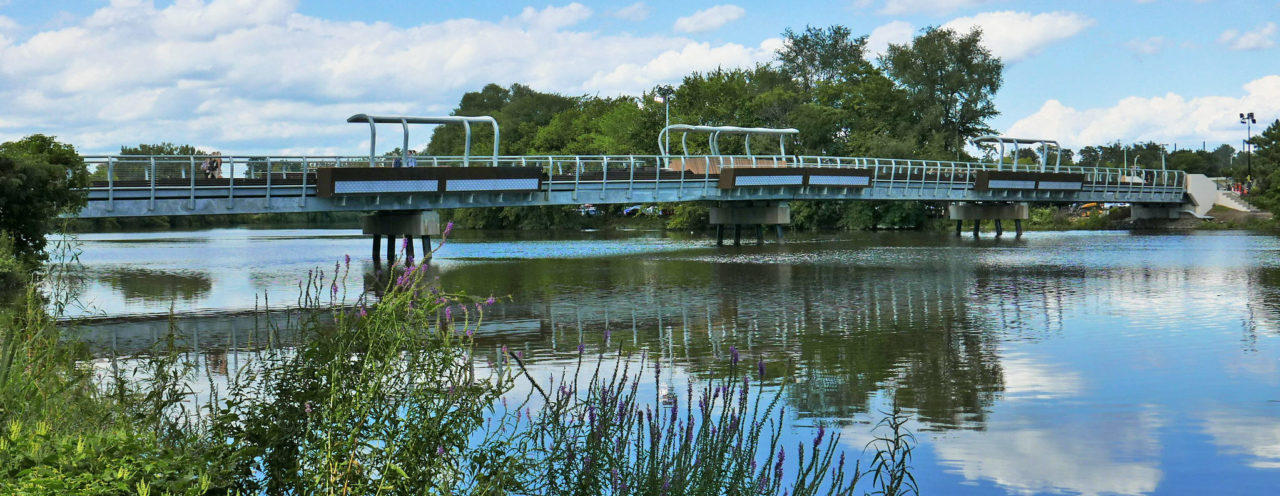 Metropolitan Campus footbridge